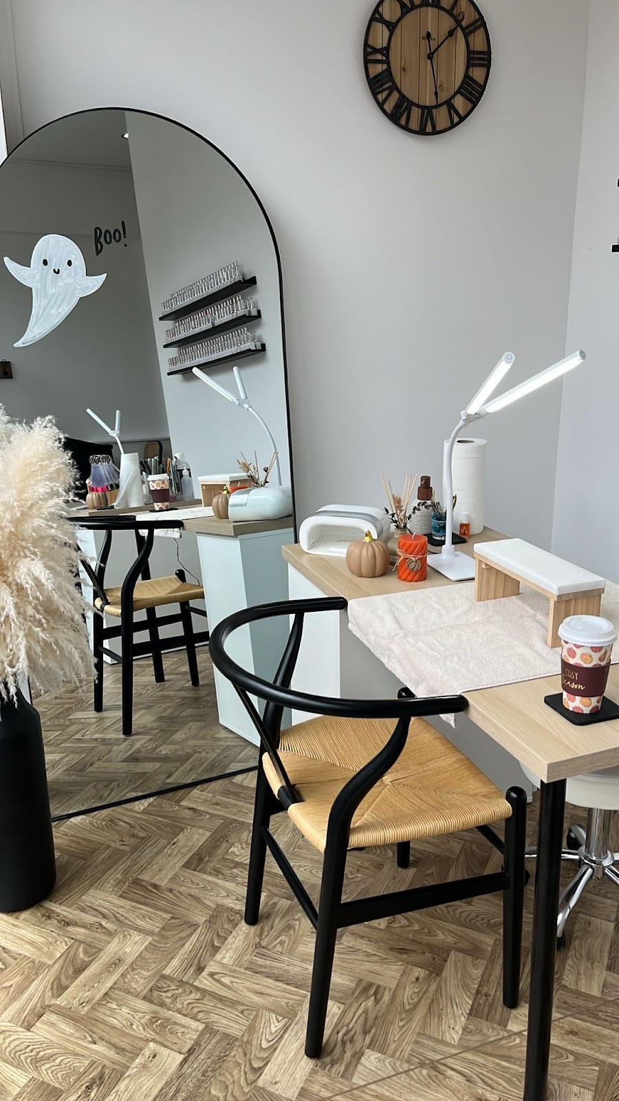 Refine Beauty salon interior